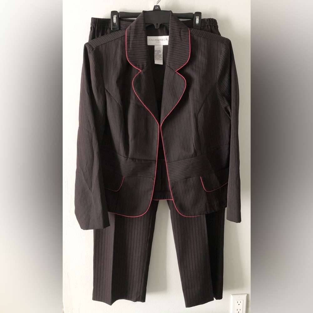 Sag Harbor Black Red Pinstripe Blazer & Pant Suit with Red Piping Career 18